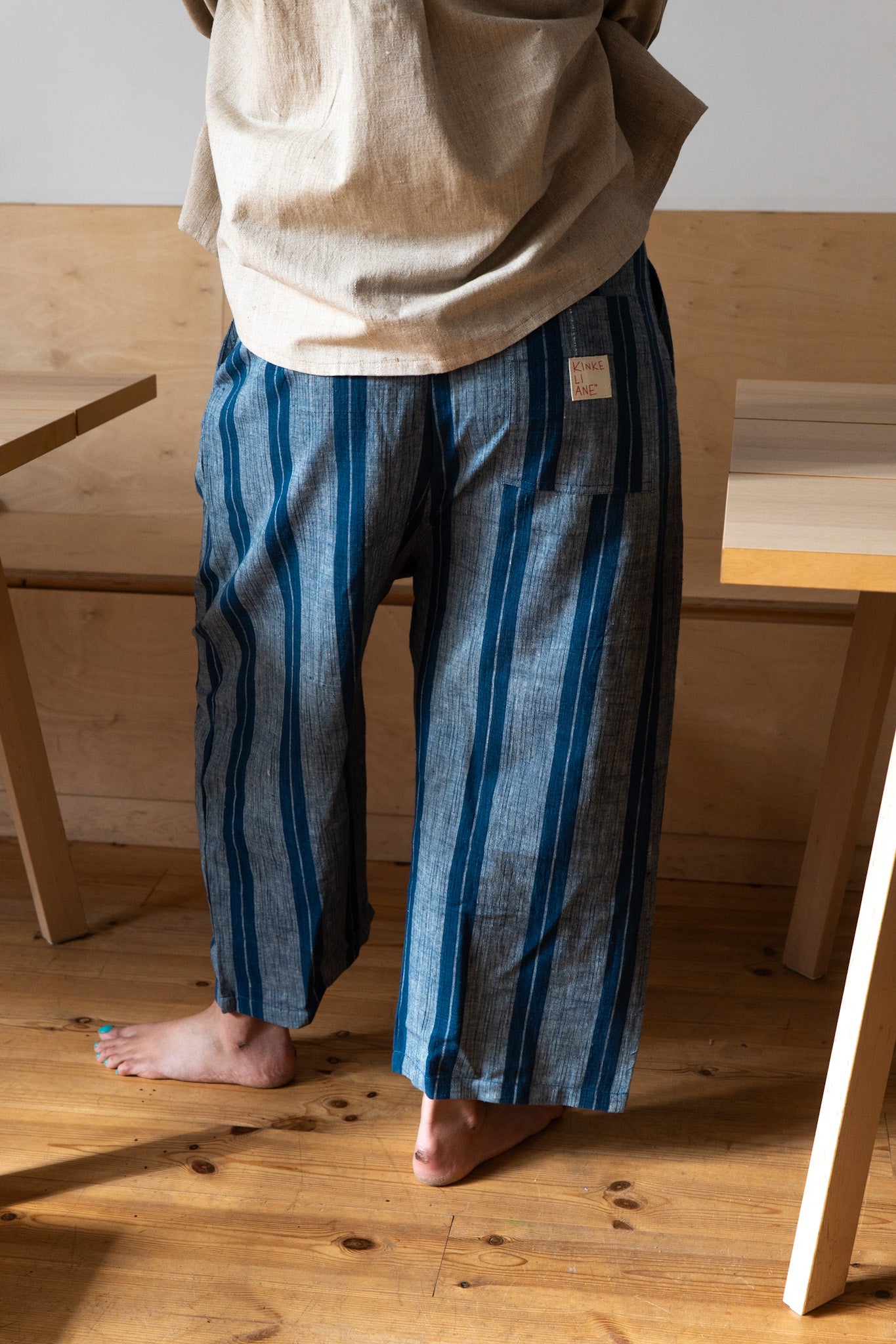 Saggy baggy bukse i lett håndvevd tekstil