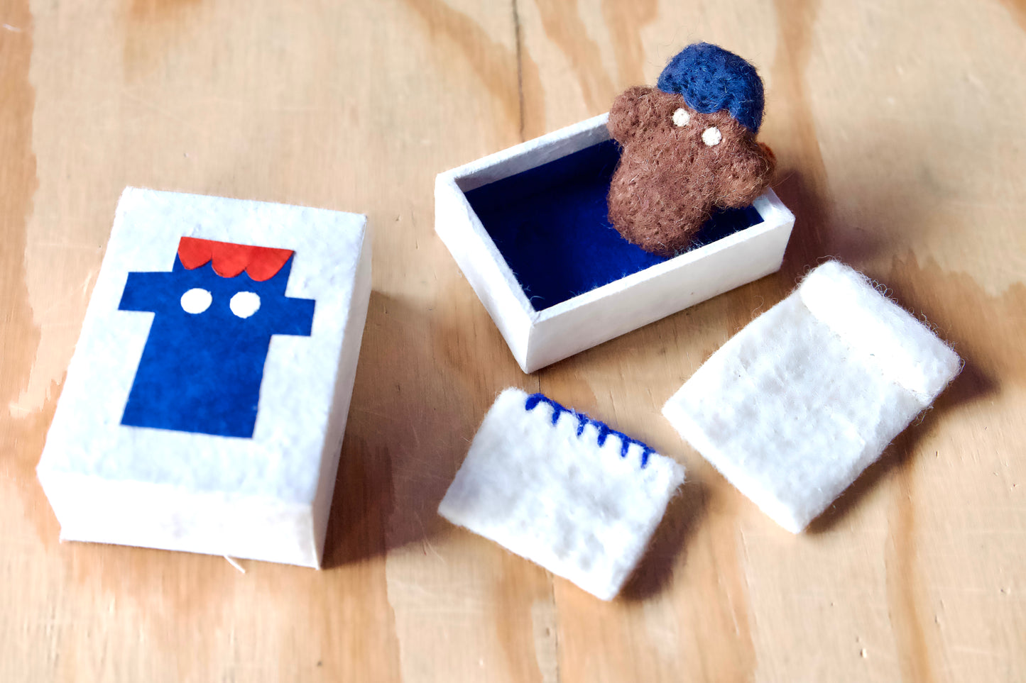 Mini-dingla i håndlaget eske